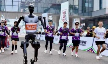In Photos: China Hosts World’s First Robot Half-Marathon