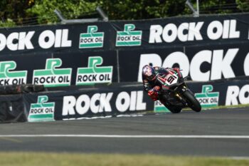 Haslam holds off Ray as top 12 within 0.8s ahead of race one at Oulton Park