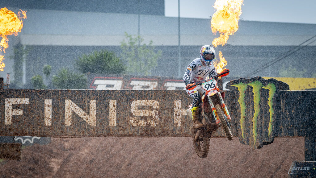 Lucas Coenen And Adamo Force Through The Mud For Victory