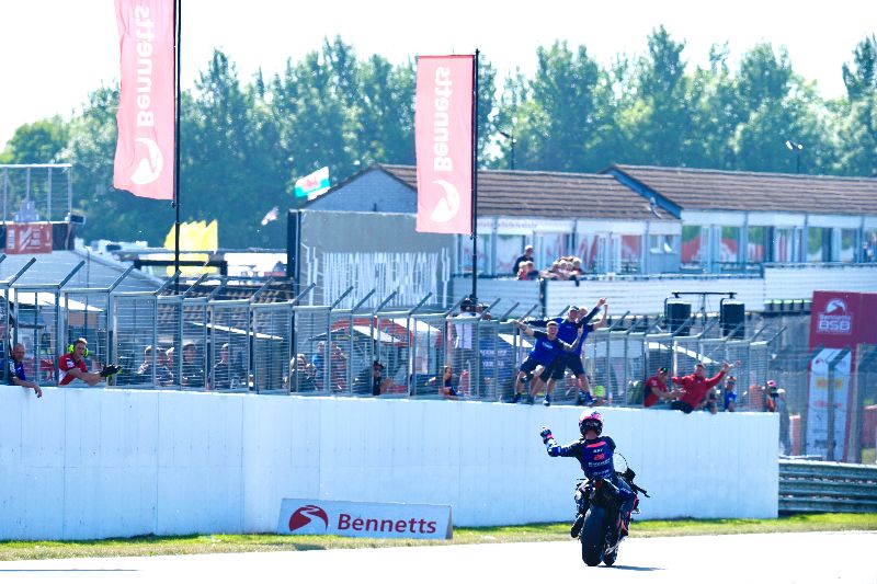 Champions’ ride: Ray wins from Ryde as Brookes is back on the podium