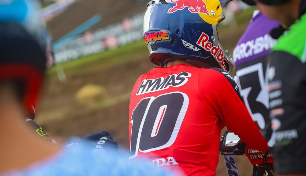 Lindstrom on Hymas: “We just know that his right knee is definitely injured and we’re going to have to go see a specialist”