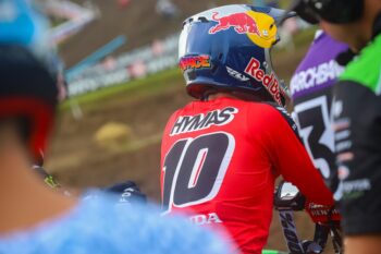 Lindstrom on Hymas: “We just know that his right knee is definitely injured and we’re going to have to go see a specialist”