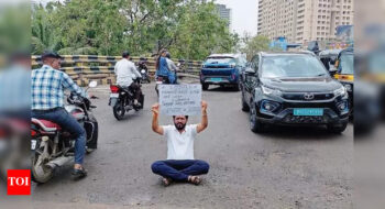 Potholes on Shahad flyover after repairs, locals protest