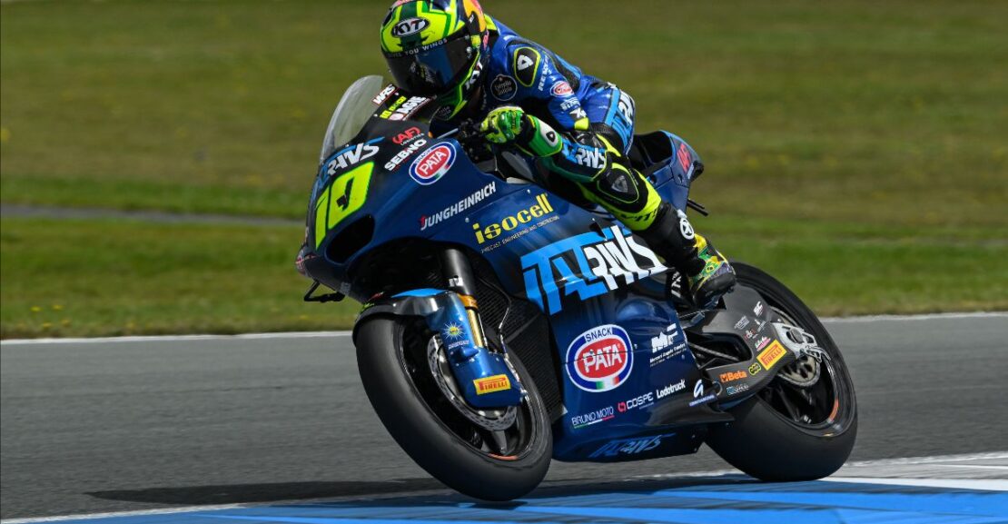 Moreira beats Canet to claim maiden Moto2 victory and first for Brazil