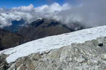 Communities and ecosystems in Venezuela learn to adapt to life after glaciers