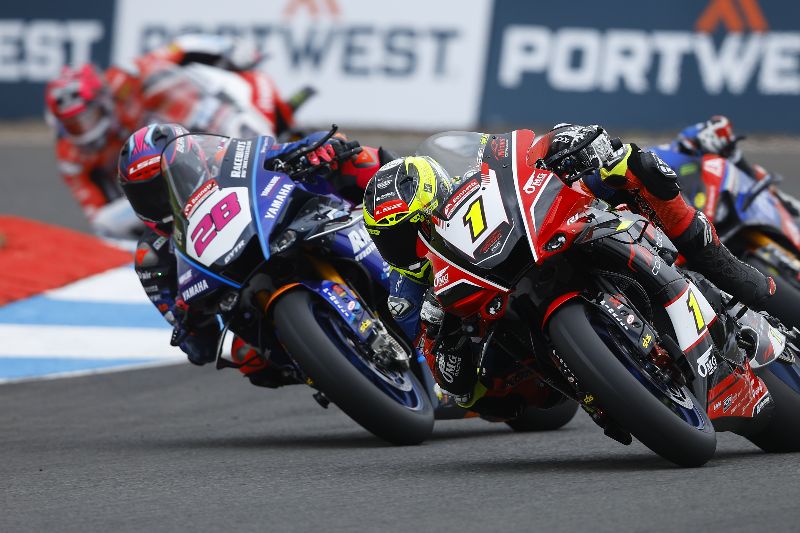 British Superbikes: Ray takes on Ryde and Skinner to claim race one victory at Knockhill