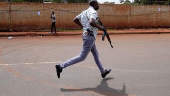 “Shoot in the leg”: Ruto orders Kenyan police to curb protest vandalism