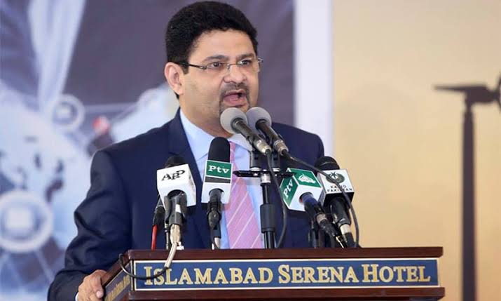 Ex-Finance Minister Miftah Ismail Criticizes Public Tax Usage for Officials’ Luxury