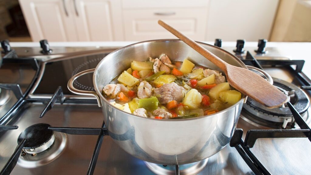 Boyfriend slammed after what he did to soup made by girlfriend’s mother: ‘Where are your manners’