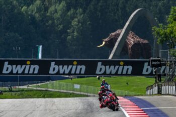 Gonzalez edges out Canet, competition close in Moto2