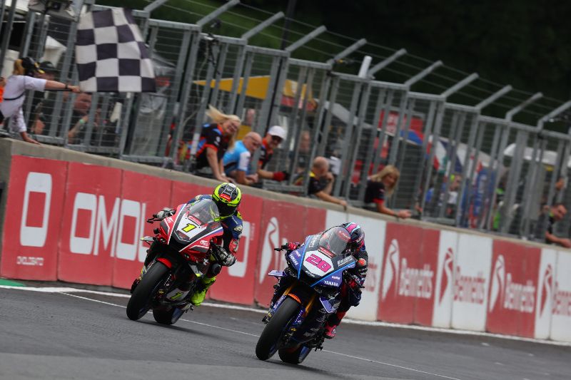 British Superbikes: Ray versus Ryde with just 0.087s between them at the finish