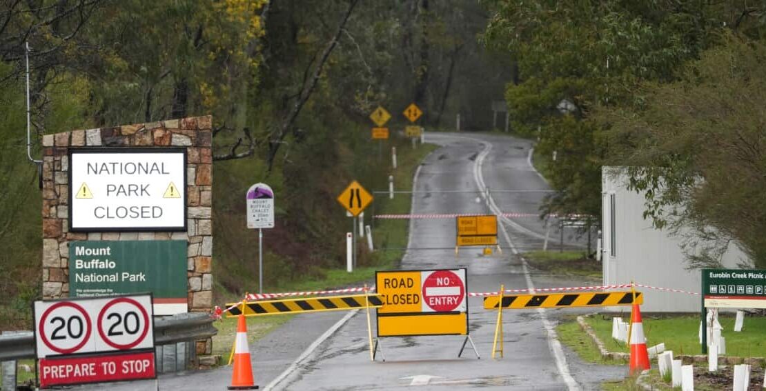 Blizzard conditions hamper efforts to find fugitive Dezi Freeman in Victoria