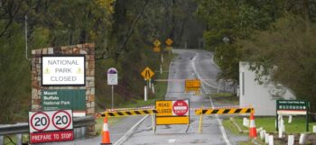 Blizzard conditions hamper efforts to find fugitive Dezi Freeman in Victoria