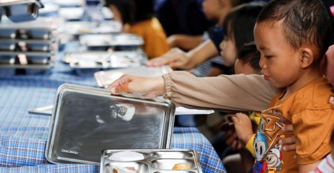 Indonesia: 400 children fall sick in biggest food poisoning case linked to free school meals