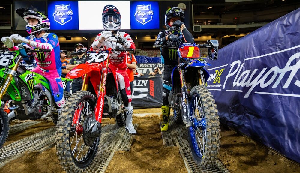 Friday and Saturday Schedules for SuperMotocross World Championship Final