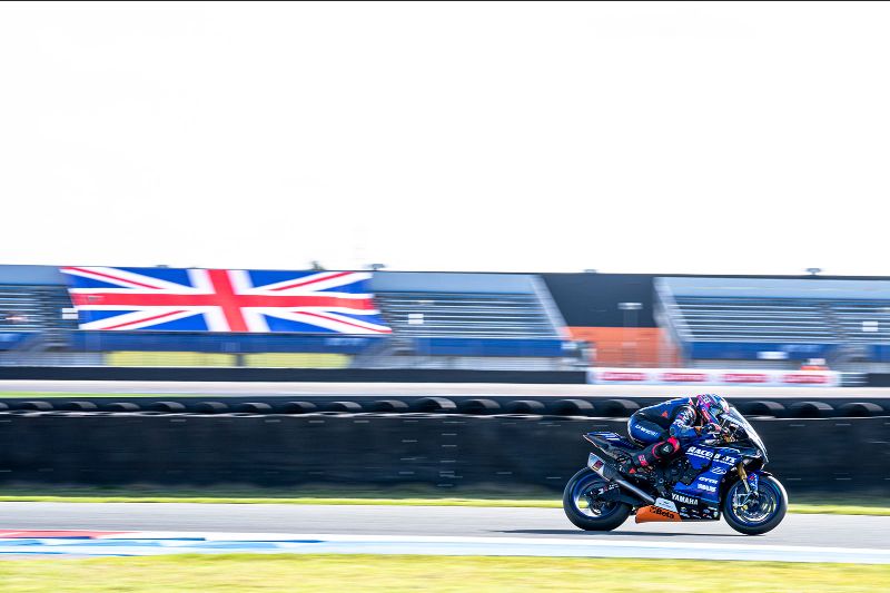 British Superbikes: Ray leads Redding as top 12 covered by 0.979s at TT Circuit Assen Showdown starter