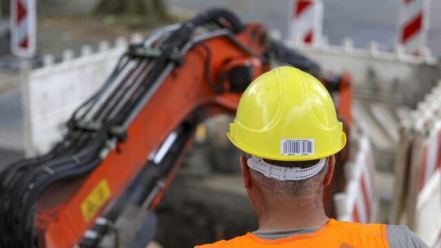 Serbian Experts Spot Cracks in Vucic’s Solution to Illegal Builds