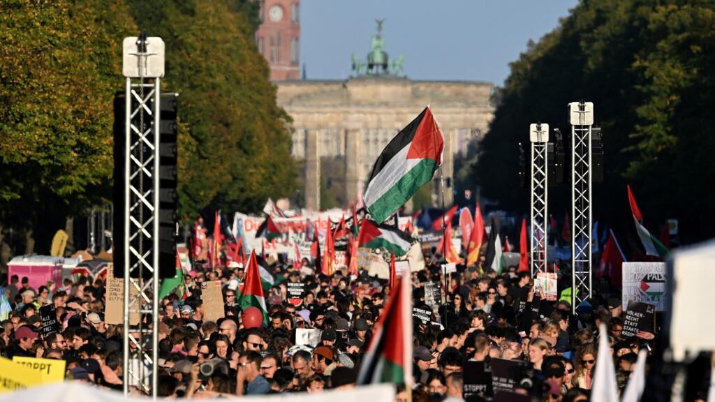 Berlin’s ‘Together for Gaza’ rally draws tens of thousands protesters urging end to war