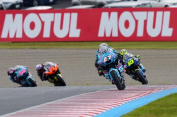 Moto2: Holgado dominates as title race tightens after Motegi