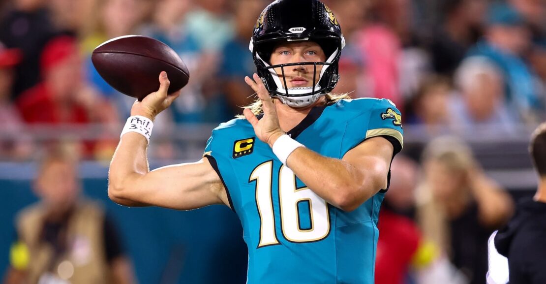 ‘Make them permanent’ – Fans can’t believe Jaguars’ jerseys on Monday Night Football