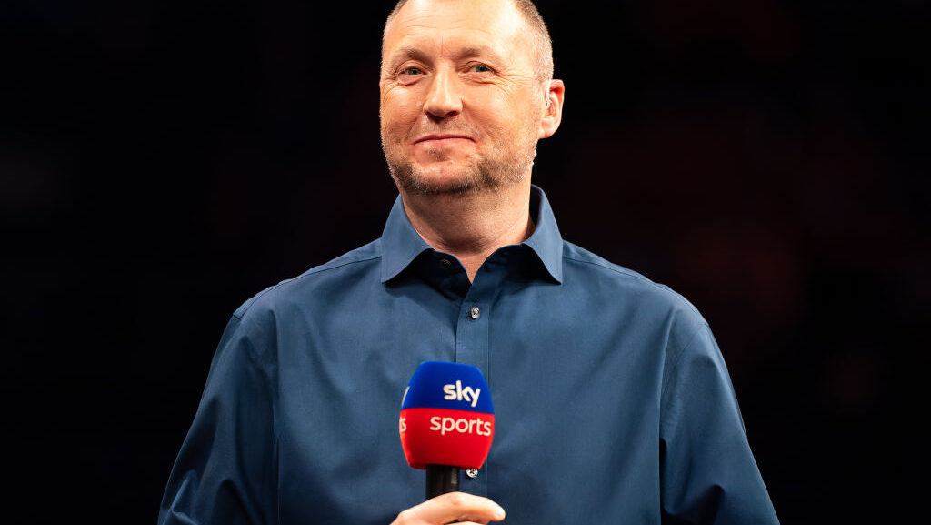 ‘Favourite all-time commentator’ – Fans love Wayne Mardle being instantly proven wrong by darts star after passionate pointers