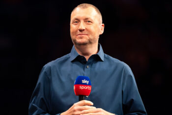 ‘Favourite all-time commentator’ – Fans love Wayne Mardle being instantly proven wrong by darts star after passionate pointers