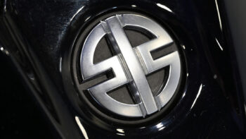 When Did Kawasaki Change Its Logo, And What Does It Represent?