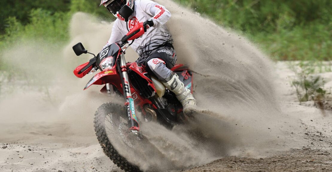 DUAL-SPORT PROJECT: GASGAS ES500 EYE CANDY