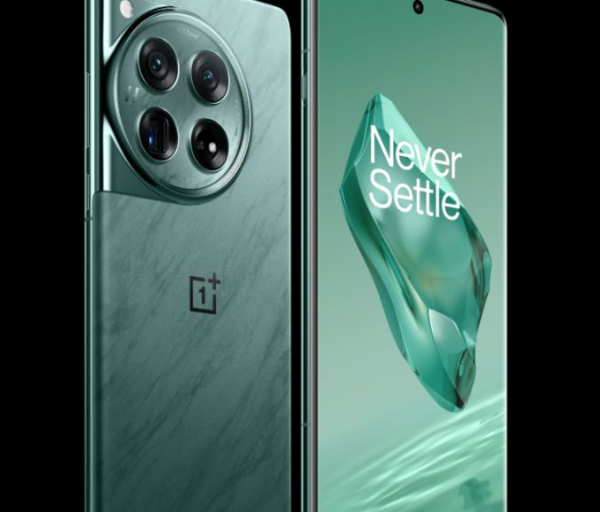 OnePlus 12 is selling at lowest price