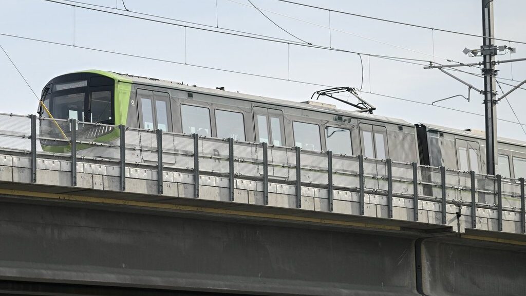 Deux-Montagnes REM line up and running