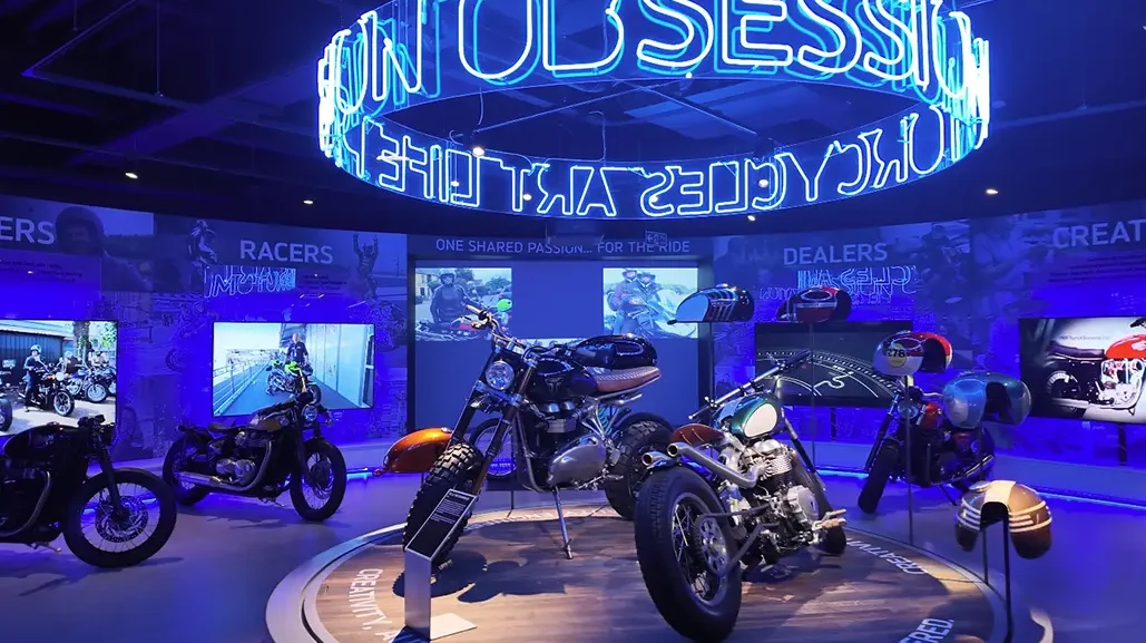 Triumph enhances Factory Visitor Experience with immersive digital signage