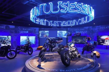 Triumph enhances Factory Visitor Experience with immersive digital signage