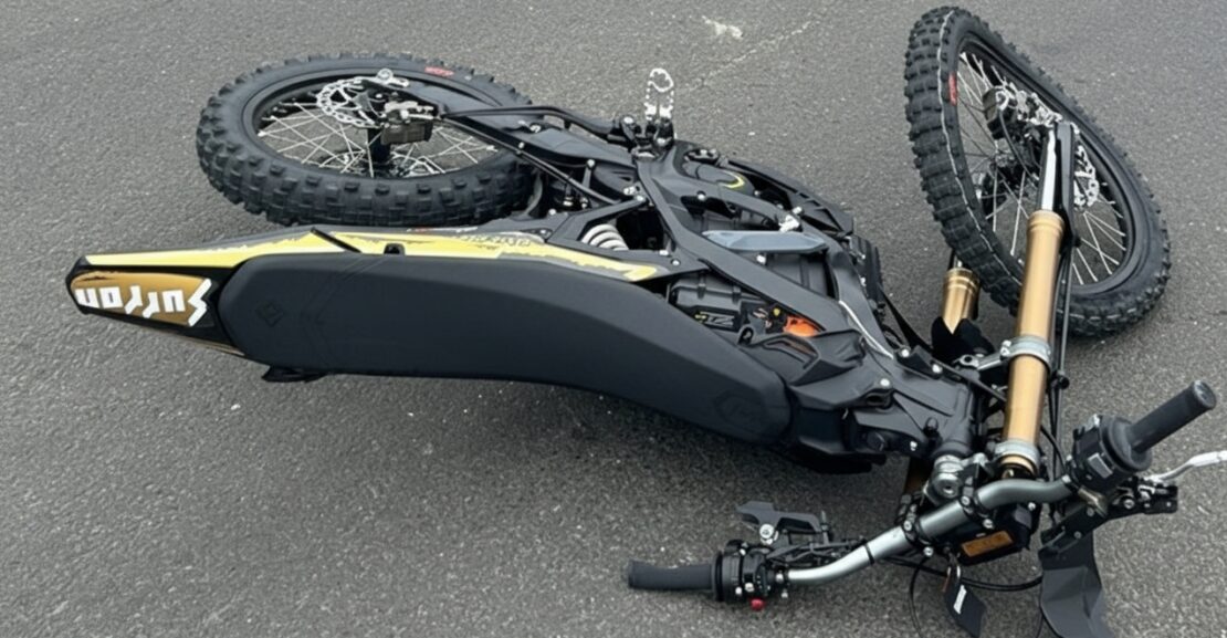 17 year old suffers 2 broken legs in illegal electric motorbike crash in Melbourne