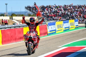MotoGP: Marc Marquez fends off Acosta and Bezzecchi to underline title charge at Aragon