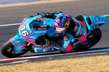 Moto2: Holgado sails to lap record Silverstone P1, Alonso faces Q1